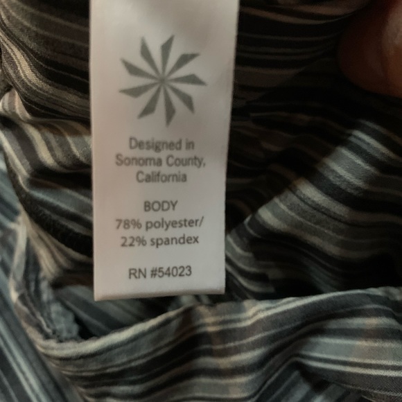 Athleta black, grey and white stripe capri tights size M. - Picture 4 of 6